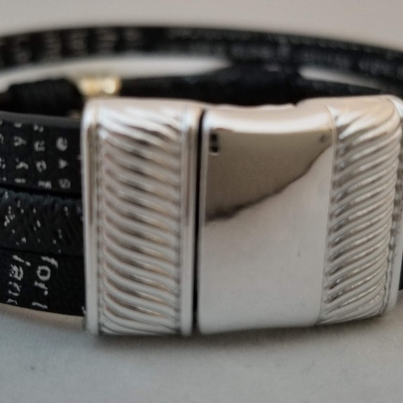 Leather tri cut tassel bracelet - Picture 3 of 4